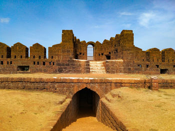 Old ruins of fort against sky