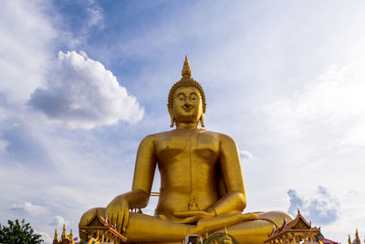 Big buddha statue in thai city