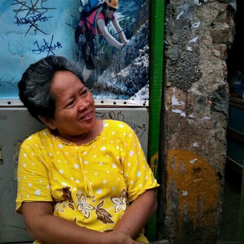 lifestyles, leisure activity, person, casual clothing, holding, childhood, looking at camera, portrait, standing, elementary age, front view, girls, smiling, waist up, sitting, happiness, three quarter length, young adult