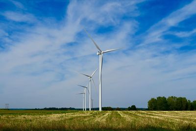 Glorious wind turbines