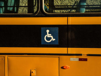 Symbol informing wheelchair accessibility on the bus