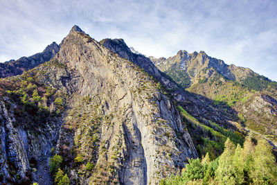 Mountains near benasque. mountain range of the pyrenees. aragon