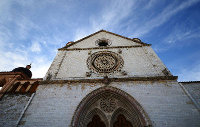 Scenic view of the main facade of the san francesco basilica