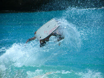 Waves splashing in sea