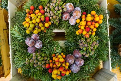 Close-up of the christmas wreath