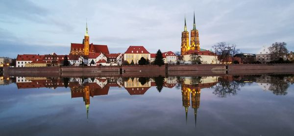 Reflection of building in lake