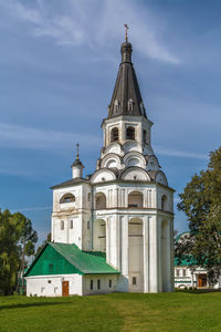 Bell tower of the crucifixion of christ in alexandrov kremlin, russia