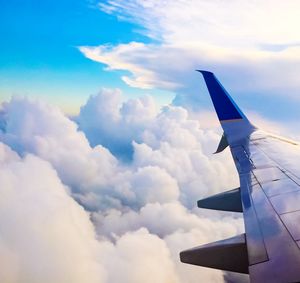 Low angle view of cloudy sky