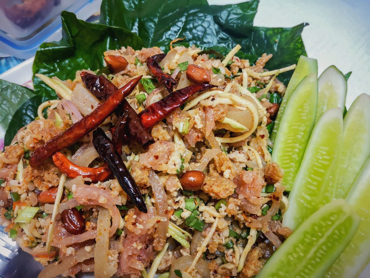 HIGH ANGLE VIEW OF SEAFOOD IN PLATE