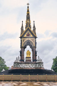 The prince albert memorial in kensington gardens , london, uk