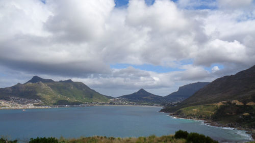 Panoramic view of lake and mountains against sky