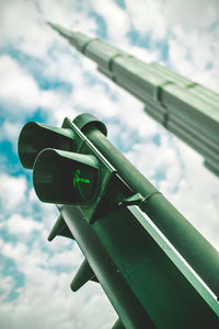 Low angle view of green leaf