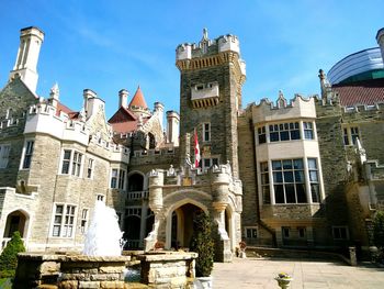 Casa loma against sky