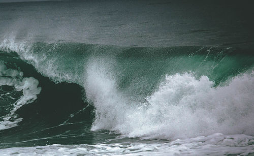 Waves splashing in sea