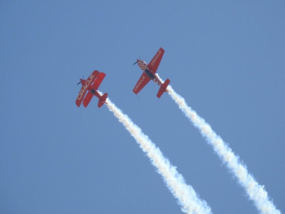 LOW ANGLE VIEW OF VAPOR TRAIL AGAINST SKY