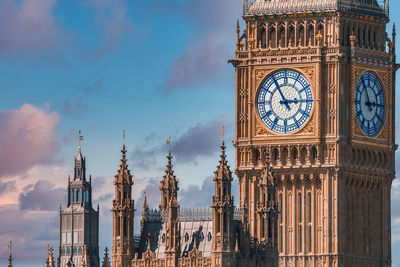 Low angle view of big ben against sky