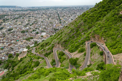 Beautiful road way to nahargarh fort, jaipur - rajasthan