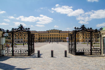 Vienna, austria, july 22, 2021.the rococo-style schönbrunn palace has been a unesco world heritage