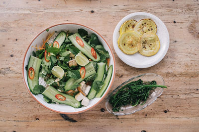 Directly above shot of healthy vegetable salad in plate on table