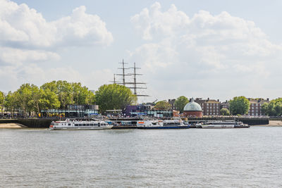 Cutty sark and river thames waterfront in greenwich. london, uk, 19 may 2024