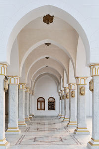 Courtyard of big mosque in sharm el sheikh, egypt. arches and columns in white marble 