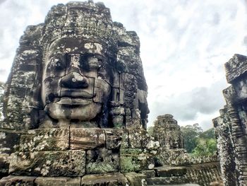 Statue of temple against sky