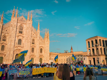 People in front of cathedral