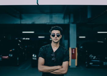 Portrait of young man with sunglasses