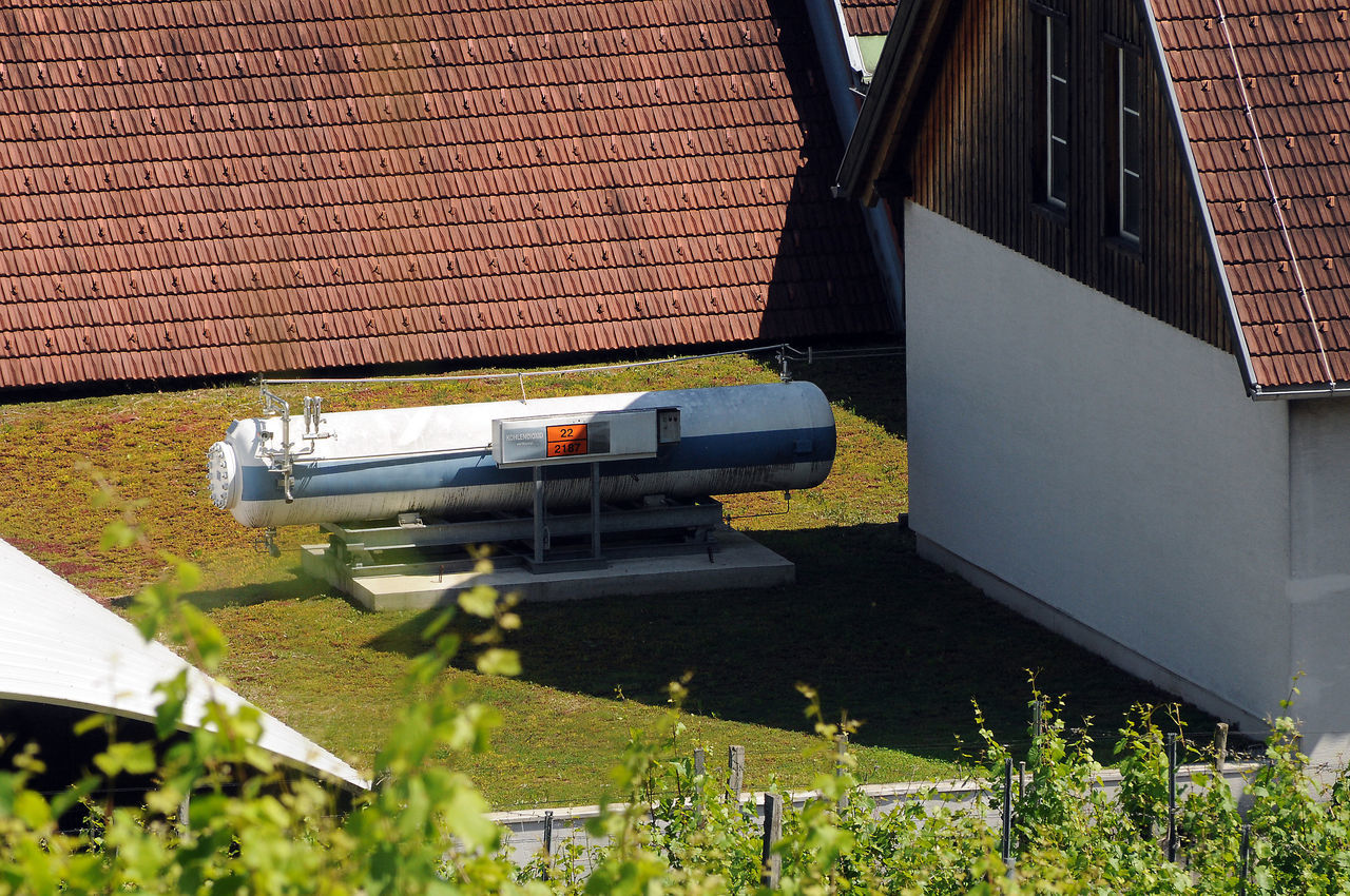 HIGH ANGLE VIEW OF BUILDING ON ROOF