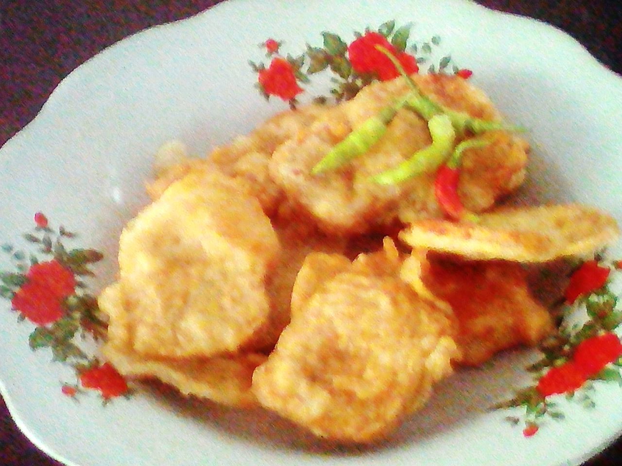 CLOSE-UP OF MEAL SERVED IN BOWL