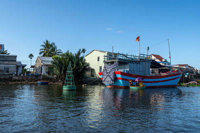 Basket boat tour through the nipa palm forest on thu bon river in hoi an, vietnam