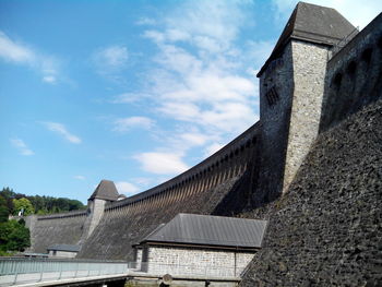 Mohne reservoir against sky