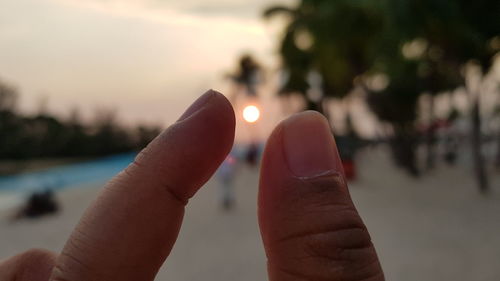 Holding the sunset 