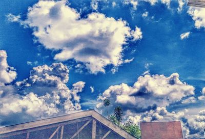 Low angle view of cloudy sky