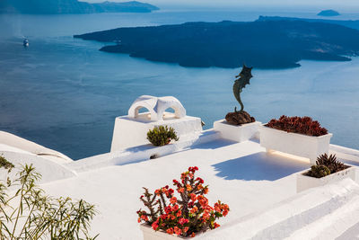 Details of the beautiful architecture of santorini island and the view of the cyclades