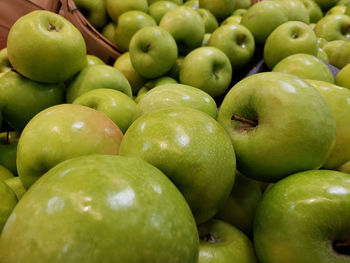 Bunch of green apples