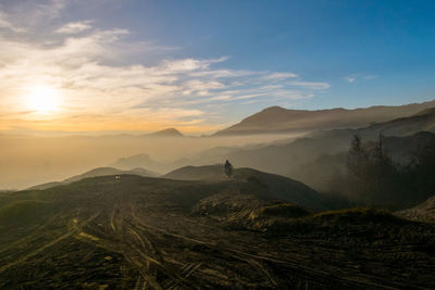 Enjoy the morning at the whispering market, mount bromo.