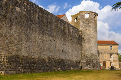 Old ruins against sky