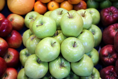 Full frame shot of apples