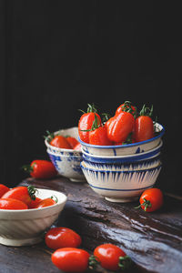 Close-up of tomatoes in bowl on table