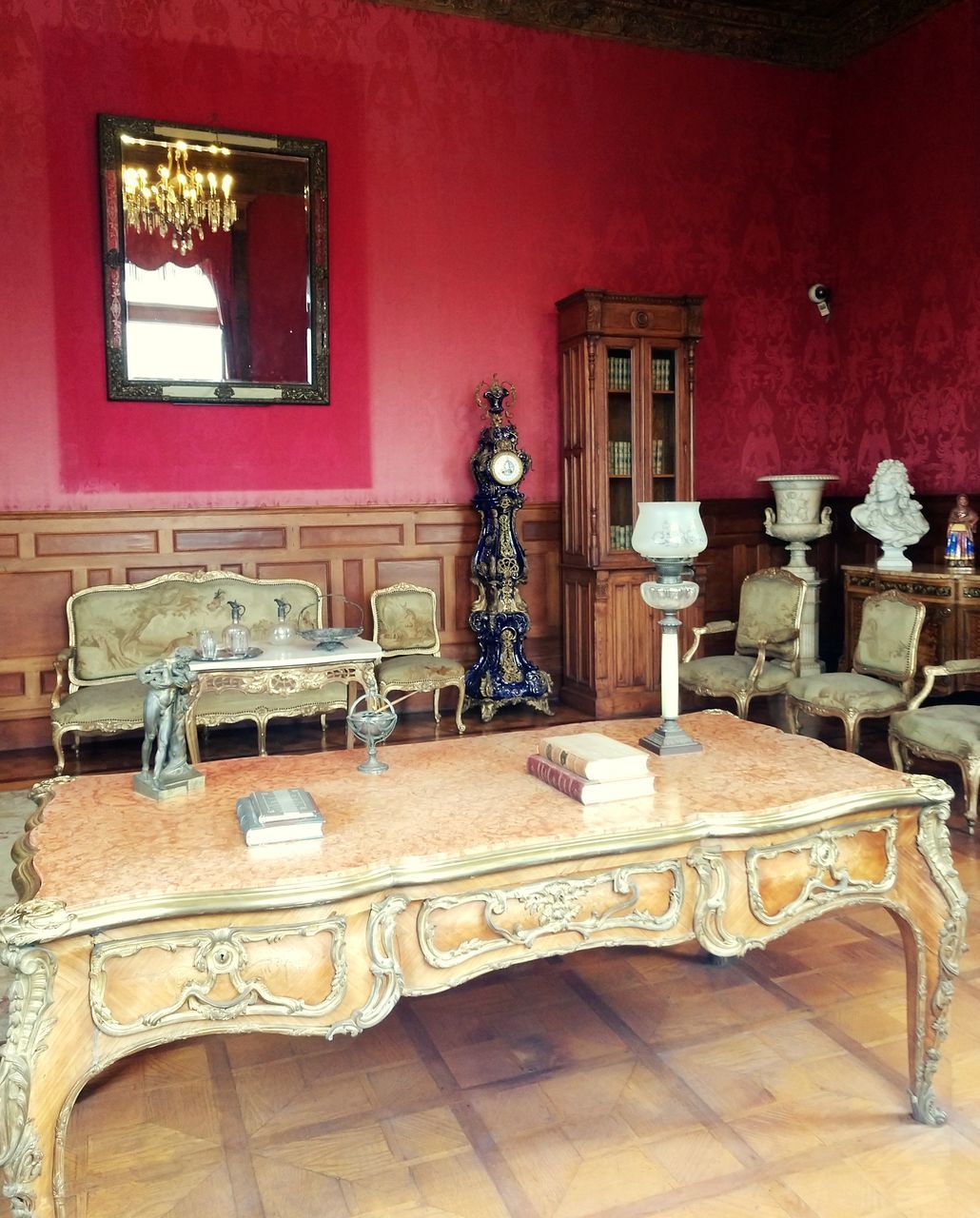 VIEW OF EMPTY CHAIRS AT TABLE