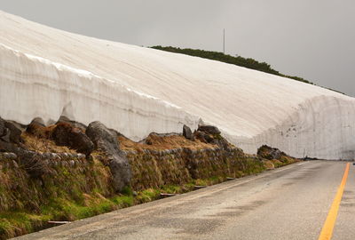 Snow wall in murodo. tateyama kurobe alpine route. japan