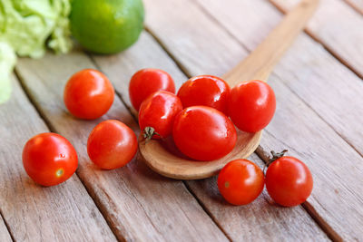 Close-up of chopped tomatoes on table