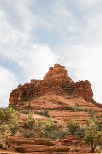 Beautiful bell rock at red rock formations in coconino national forest in sedona 