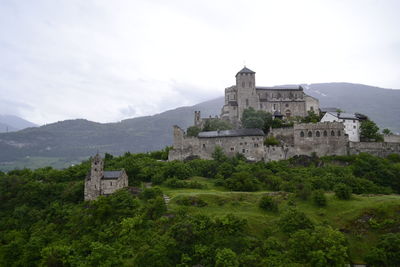 View of old ruins against sky