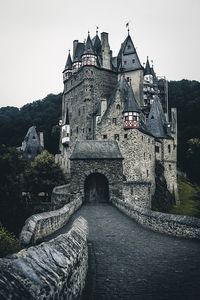 Old ruins of building against sky