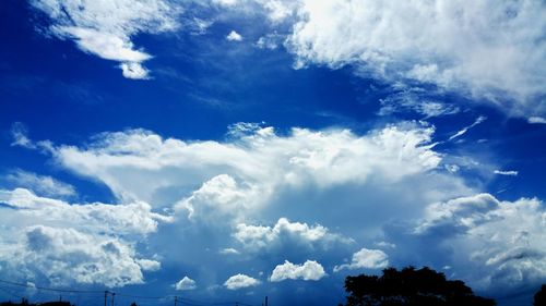 Low angle view of cloudy sky