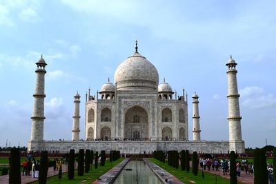 View of taj mahal, agra, india.