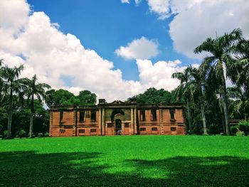 Dilkusha kothi is the remains of an eighteenth-century house built in the english baroque style. 