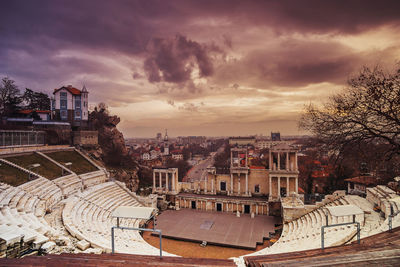 Beautiful sunset panoramic view of the the ancient roman theater in philippopolis, plovdiv, bulgaria